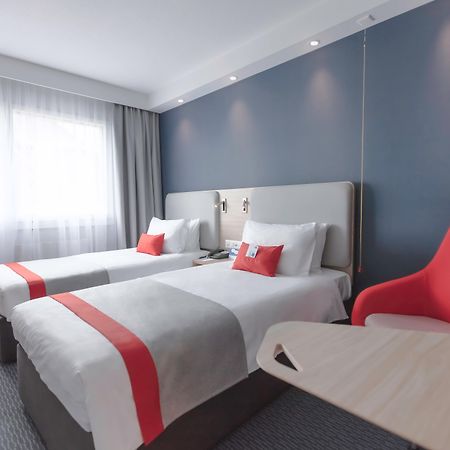 Holiday Inn Express Luzern-Neuenkirch By Ihg Ротенбург Екстериор снимка