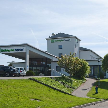 Holiday Inn Express Luzern-Neuenkirch By Ihg Ротенбург Екстериор снимка