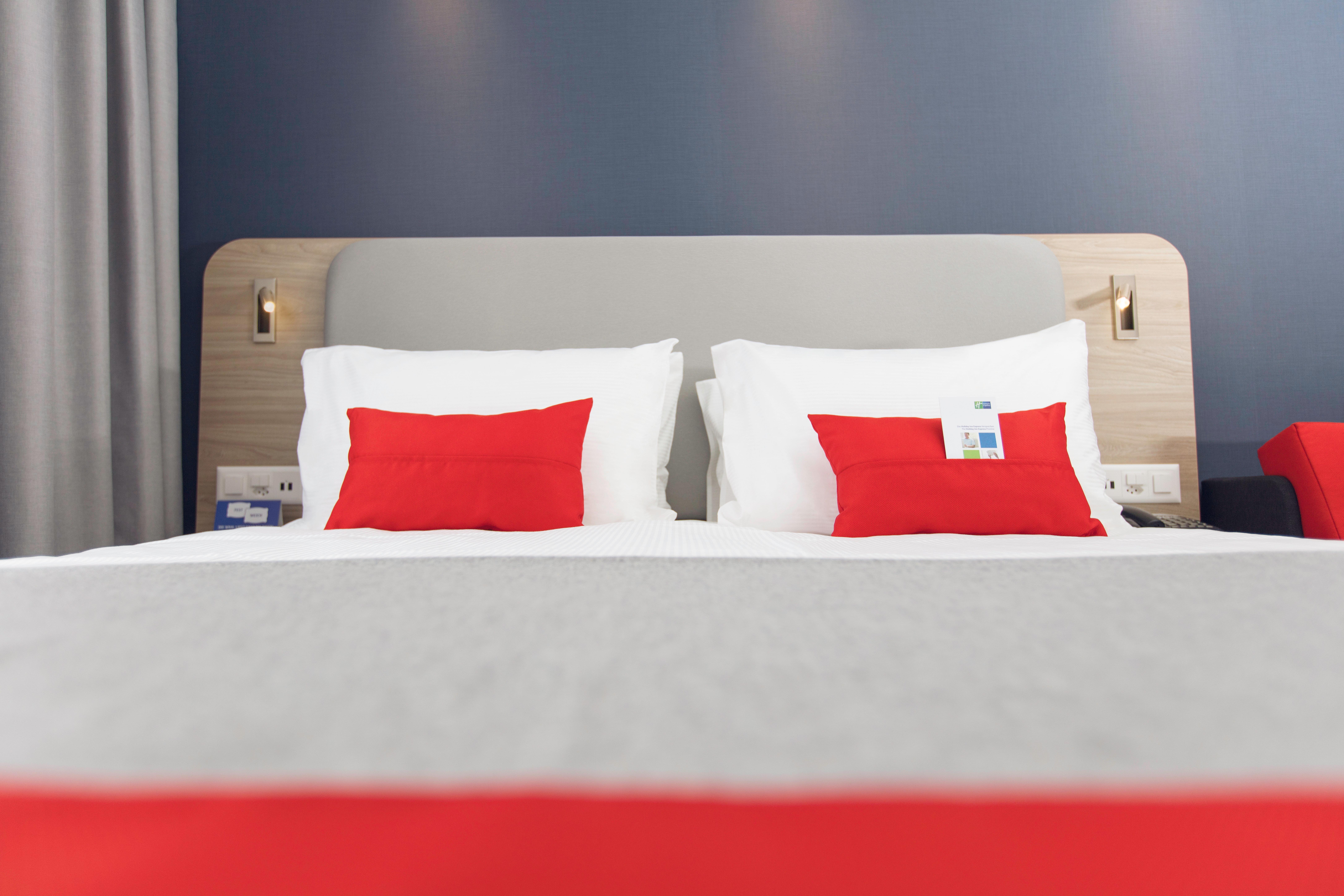 Holiday Inn Express Luzern-Neuenkirch By Ihg Ротенбург Екстериор снимка