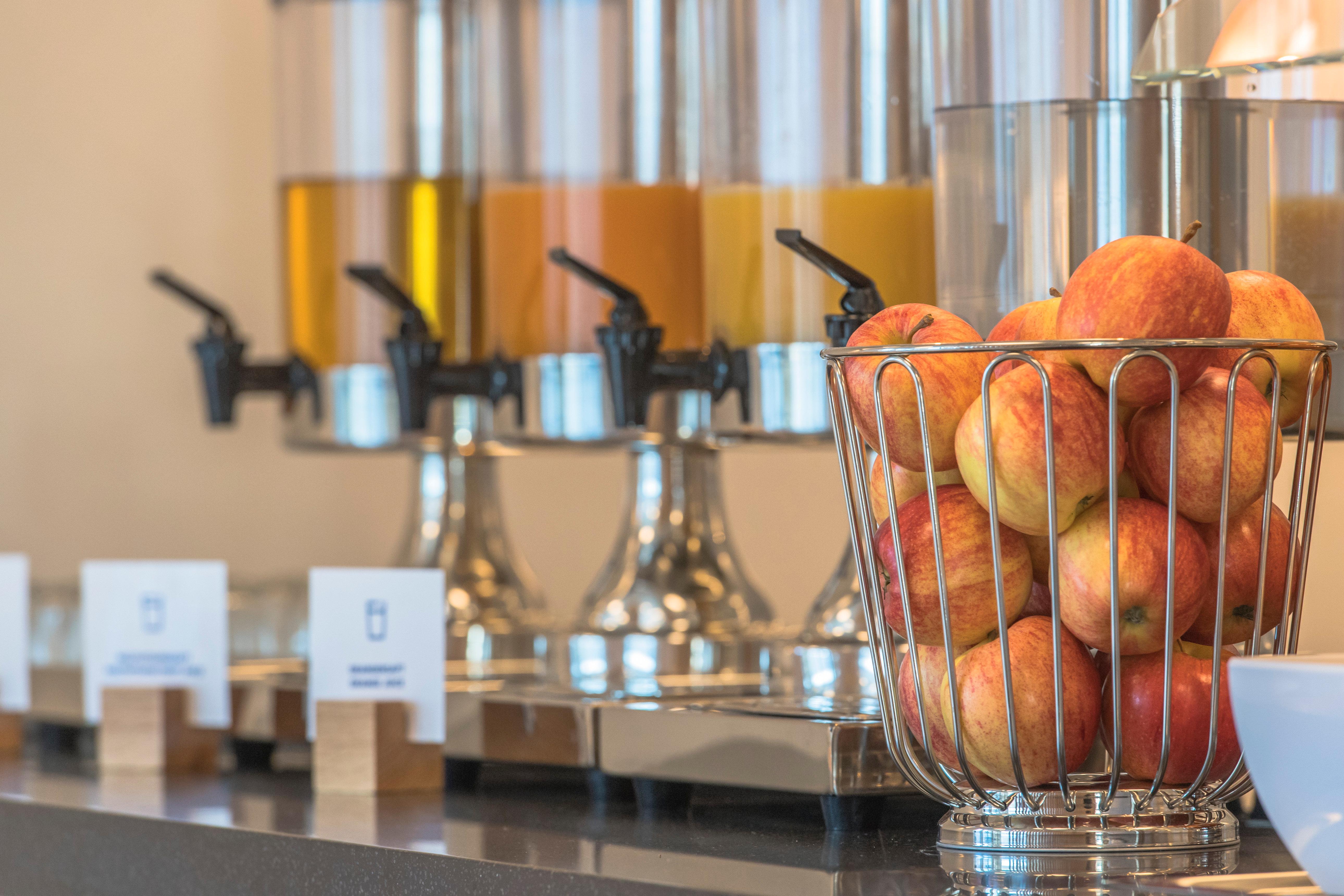 Holiday Inn Express Luzern-Neuenkirch By Ihg Ротенбург Екстериор снимка