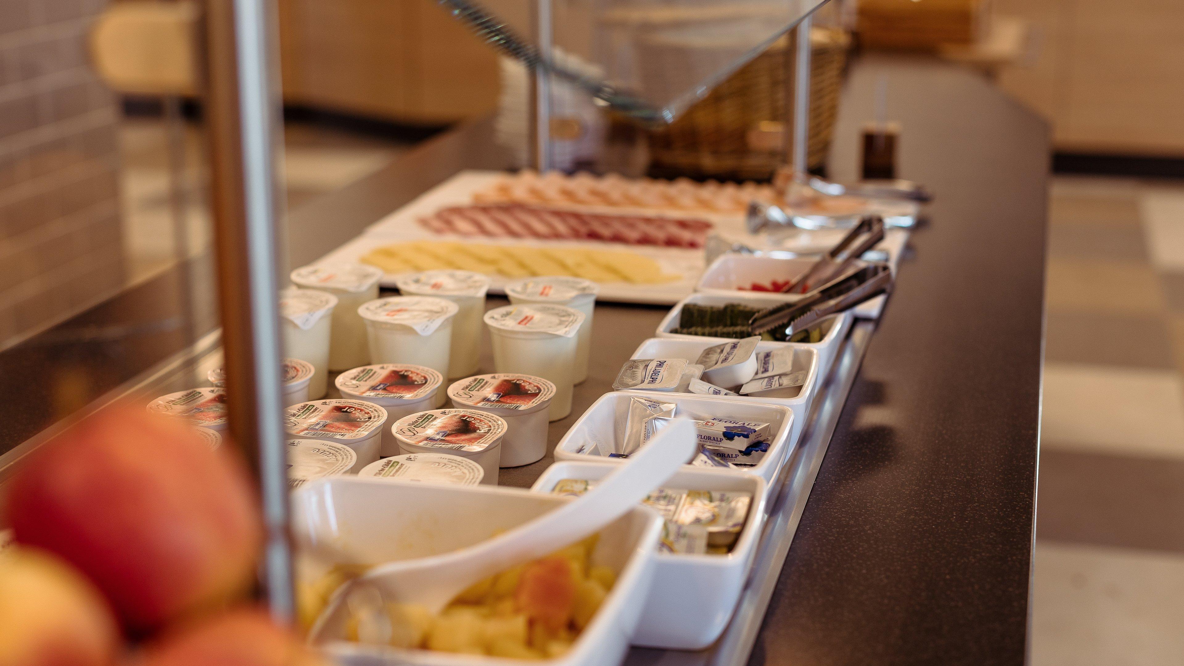 Holiday Inn Express Luzern-Neuenkirch By Ihg Ротенбург Екстериор снимка