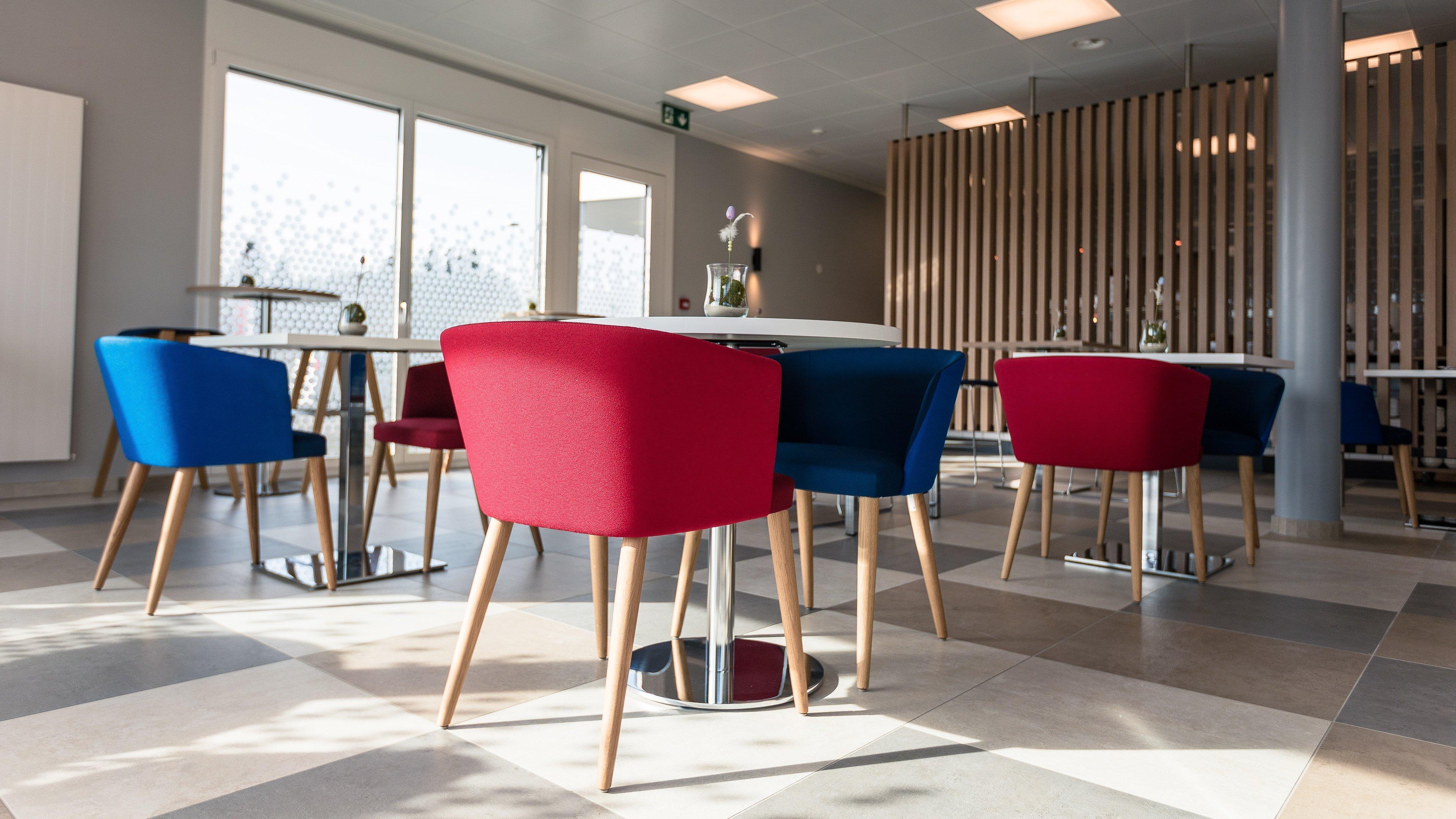 Holiday Inn Express Luzern-Neuenkirch By Ihg Ротенбург Екстериор снимка