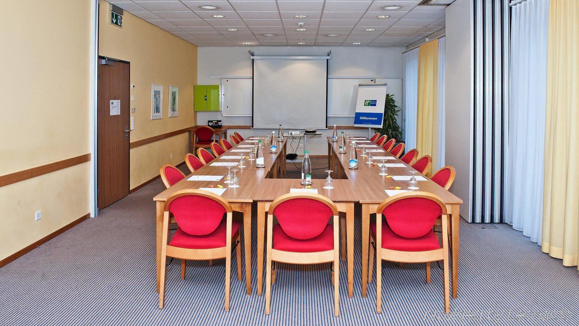 Holiday Inn Express Luzern-Neuenkirch By Ihg Ротенбург Екстериор снимка