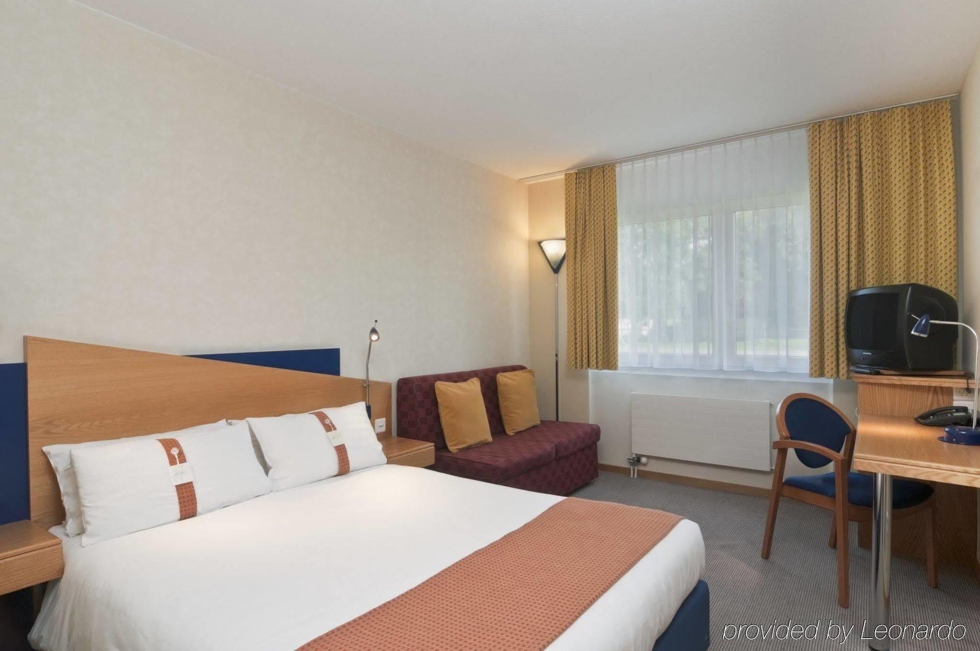 Holiday Inn Express Luzern-Neuenkirch By Ihg Ротенбург Екстериор снимка